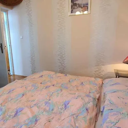 Appartement 7 *