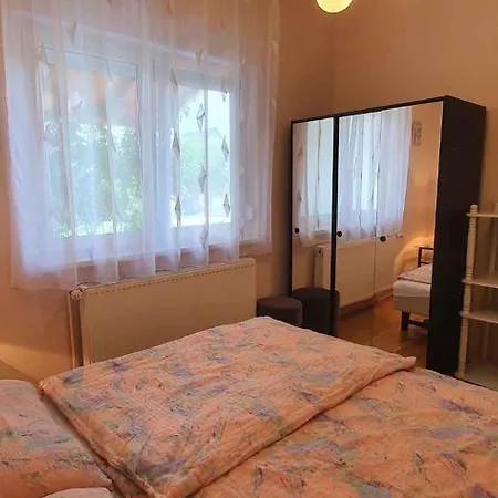 Apartamento 7 *