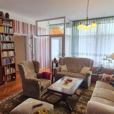 Appartement 7 *